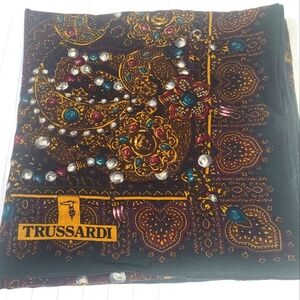 Trussardi Scarf Shawl 100% Wool 50”x48”. AUTHENTIC EXCELLENT CONDITION